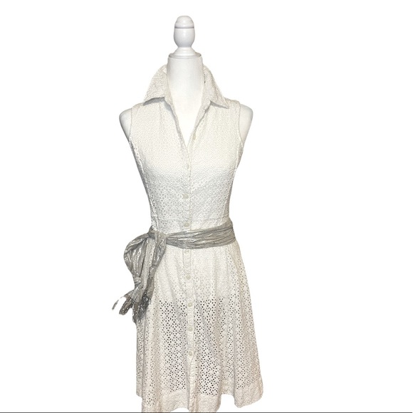 BANANA REPUBLIC - Sleeveless White Eyelet Button down A-Line Dress. Size 6 - Picture 6 of 12